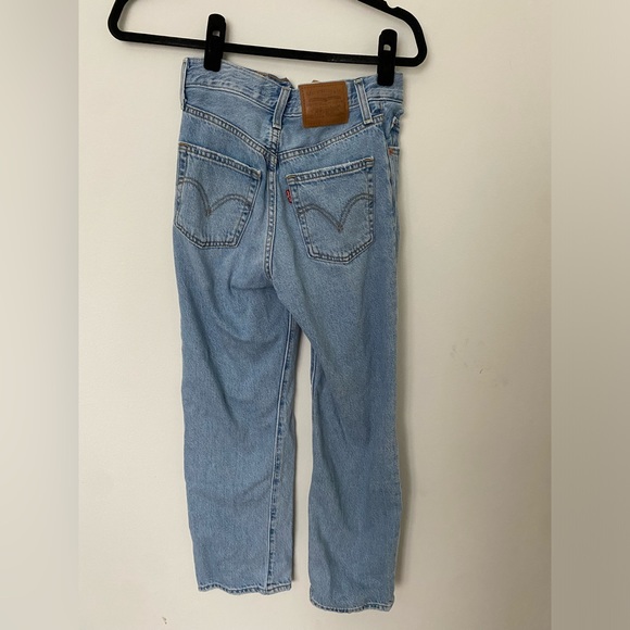 Levis Blue denim Jeans with rips - Picture 2 of 3